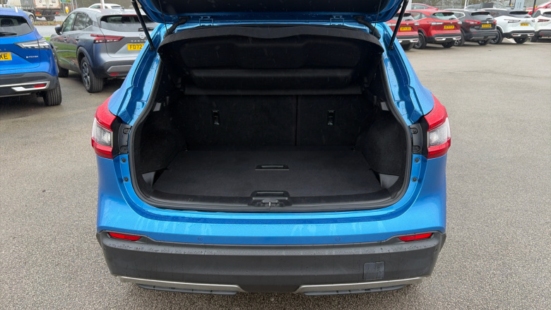 Nissan Qashqai 1.3 DiG-T N-Connecta 5dr Petrol Hatchback